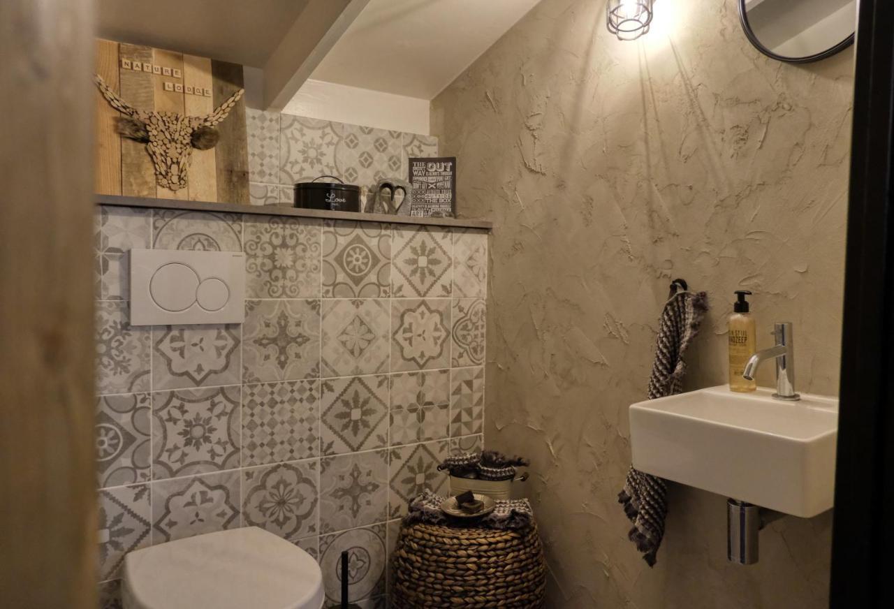 Lodge In Een Bosrijke Omgeving Met Hottub & Sauna Opt Rheezerveen Esterno foto