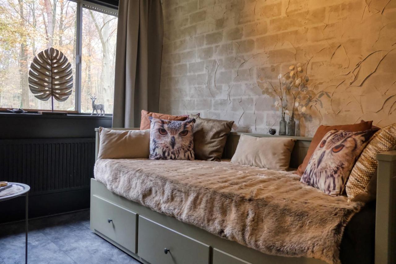 Lodge In Een Bosrijke Omgeving Met Hottub & Sauna Opt Rheezerveen Esterno foto