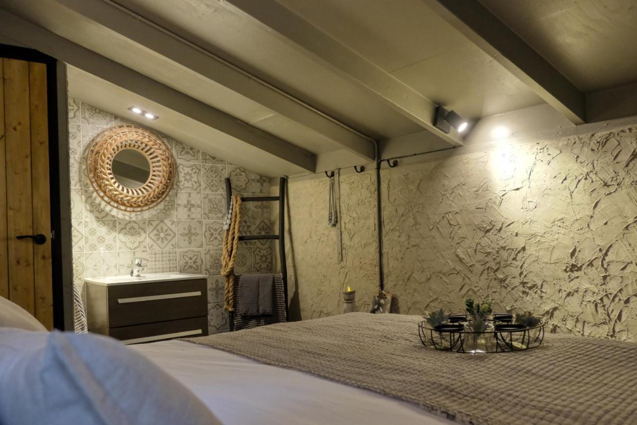 Lodge In Een Bosrijke Omgeving Met Hottub & Sauna Opt Rheezerveen Esterno foto
